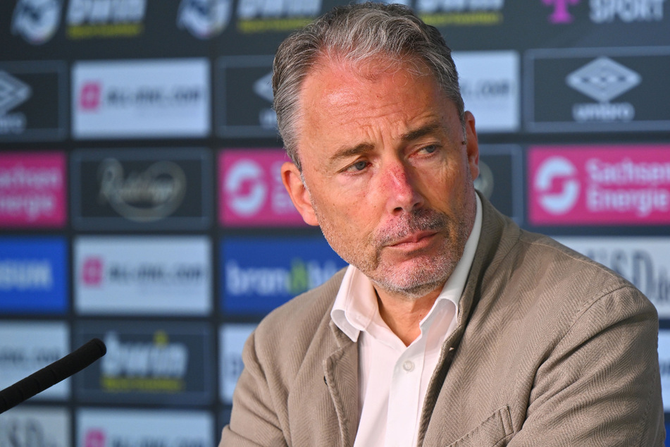 Dynamo-Geschäftsführer Jürgen Wehlend (56) kämpft derzeit an mehreren Fronten.