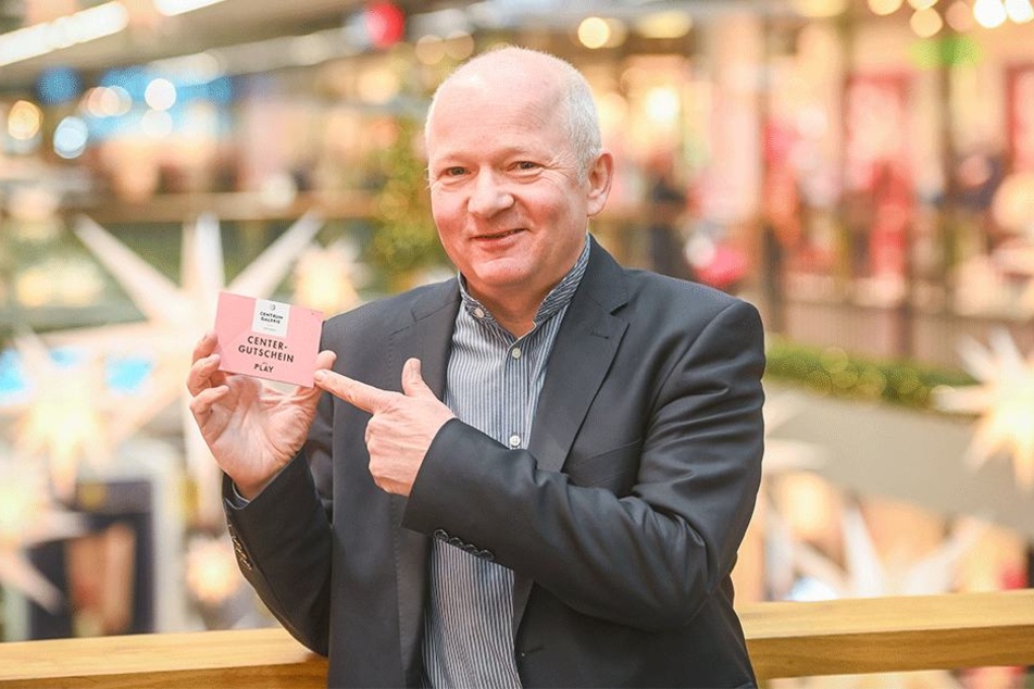 Jürgen Wolf (57), Manager der Centrum Galerie, sieht einen wachsenden Trend im Gutschein-Geschäft.