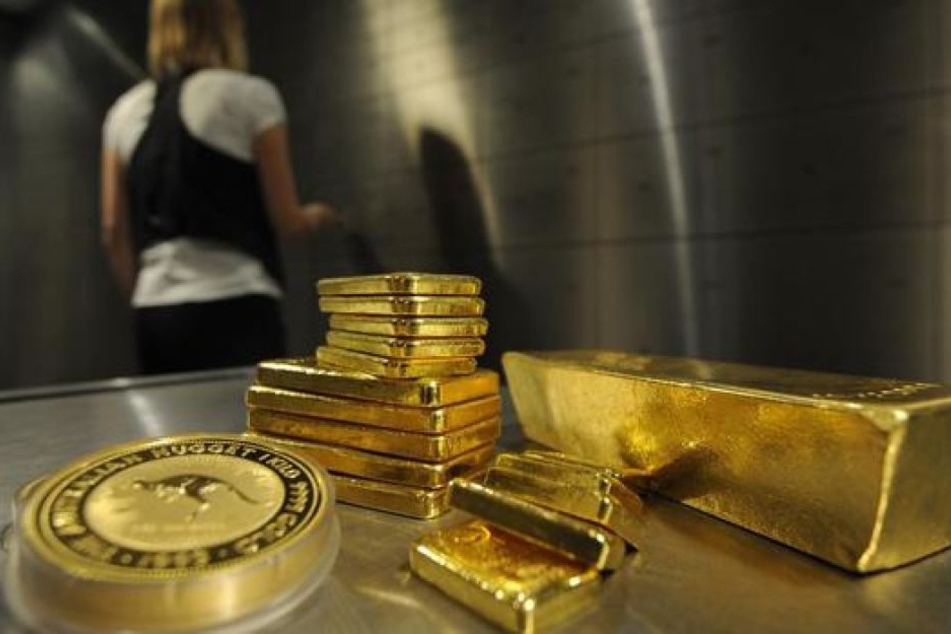 Der Mann hatte 16 Kilo Gold im wert von 36.000 Euro dabei. (Symbolbild)