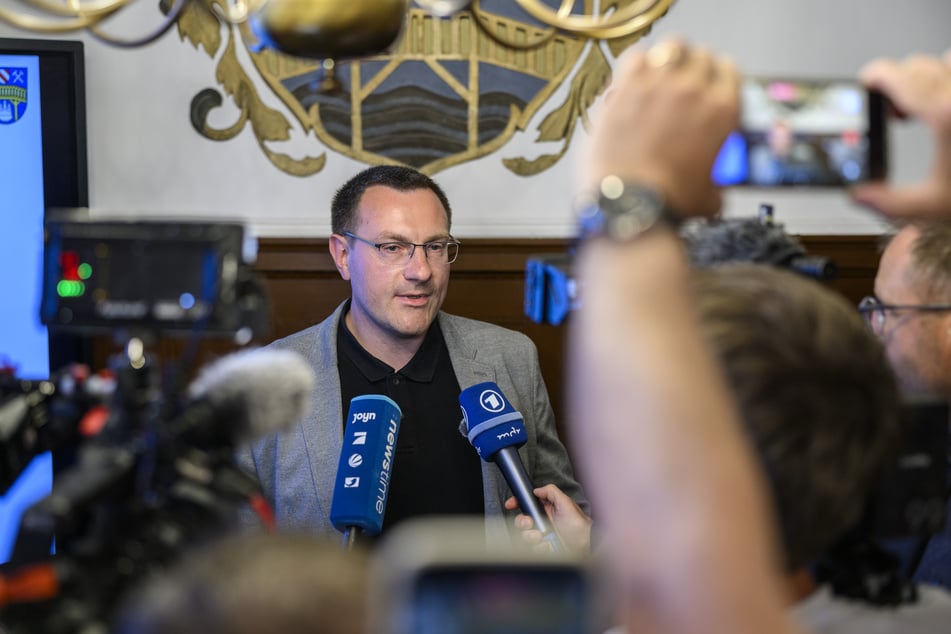 Die Briefwahl sei intransparent und gehöre auf den Prüfstand, sagte Stefan Hartung (37, rechtsextreme "Freie Sachsen").