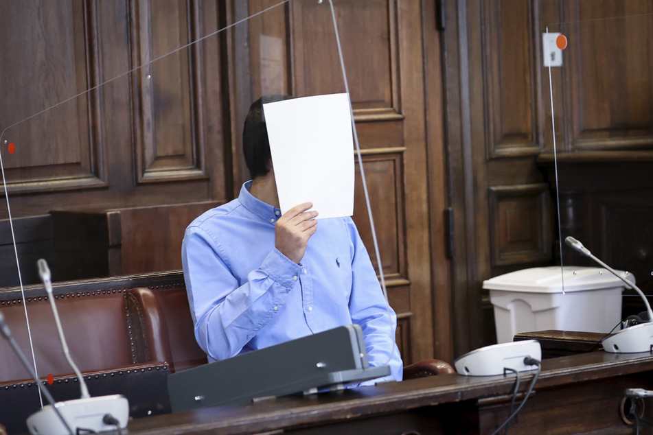 Mustafa D. (23) weiß offenbar nicht, wie sich Männer korrekt gegenüber Frauen verhalten.