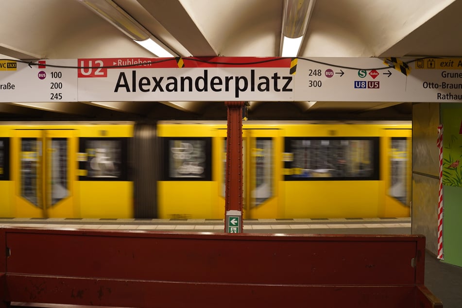Auch der S- und U-Bahnhof Alexanderplatz ist betroffen.