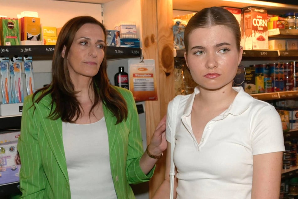 Kann Katrin (l.) das folgenschwere Missgeschick ihrer Tochter noch ausbügeln?