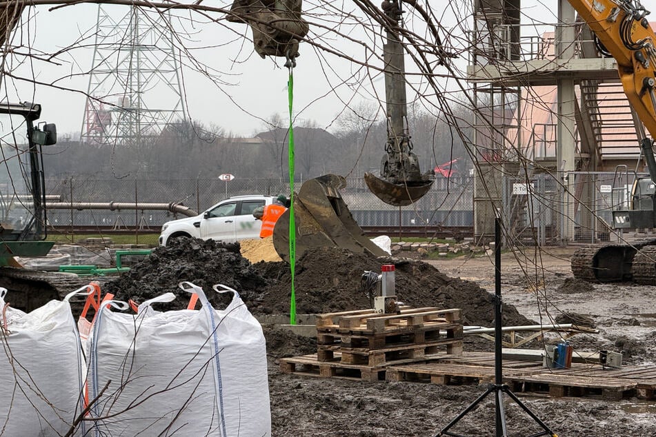 Fliegerbombe unter Köhlbrandbrücke entschärft