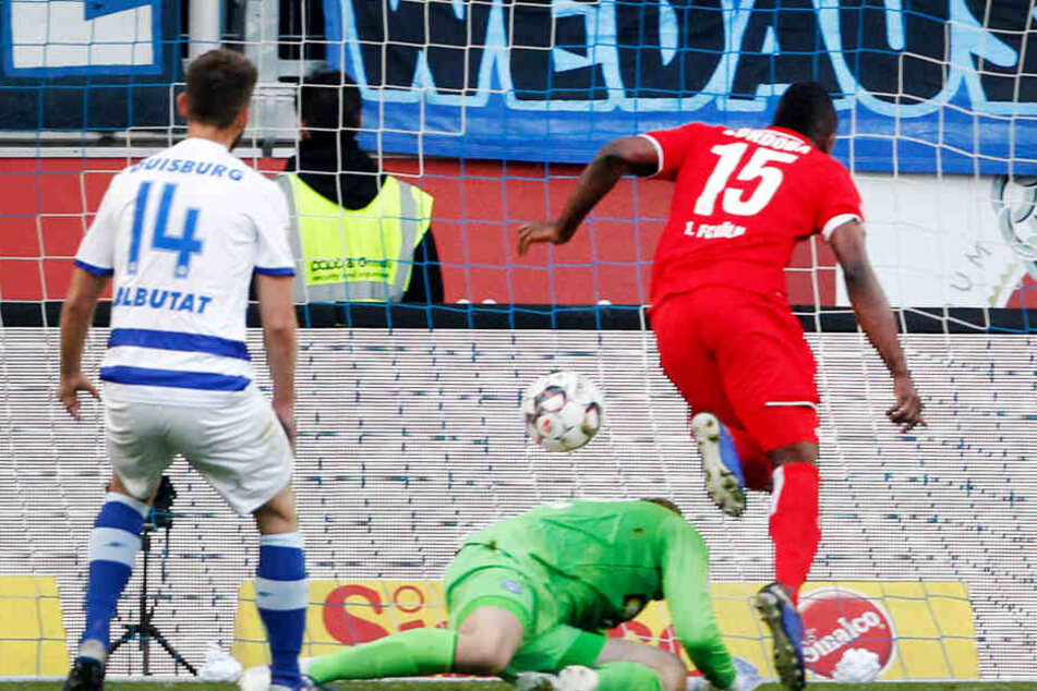 Jhon Cordoba erzielt den Treffer zum zwischenzeitlichen 1:1 (24.).
