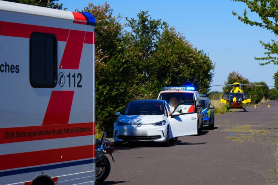 Der Junge wurde mit einem Hubschrauber in ein Krankenhaus geflogen.