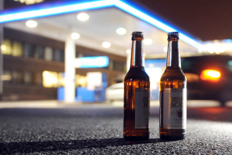 Der 21-jährige Fahrer hat vermutlich am Abend zuvor ordentlich einen getrunken gehabt.