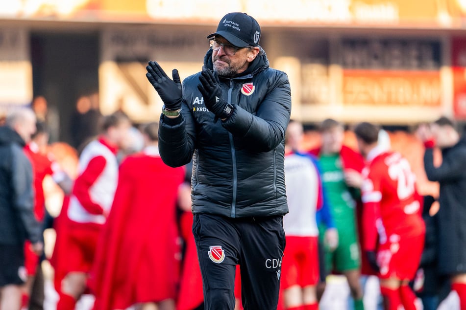 Ist das Gesicht des sportlichen Höhenflugs von Energie Cottbus: Claus-Dieter Wollitz (59).