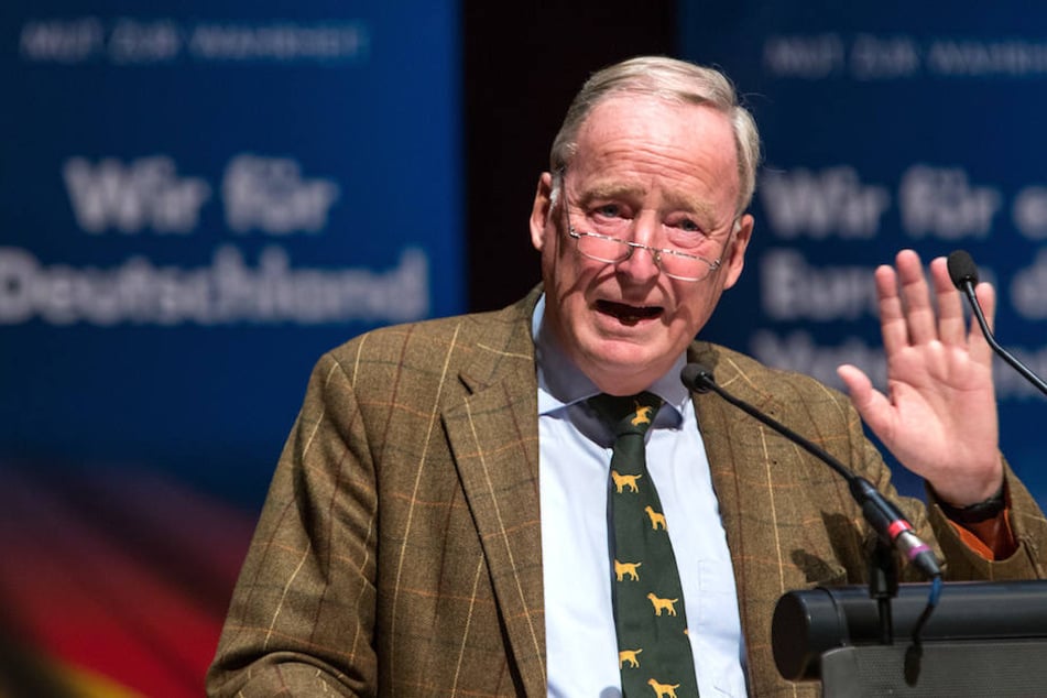 Der AfD-Parteivorsitzende Alexander Gauland (77) rudert nach seinem "Vogelschiss"-Vergleich zurück. (Archivbild)