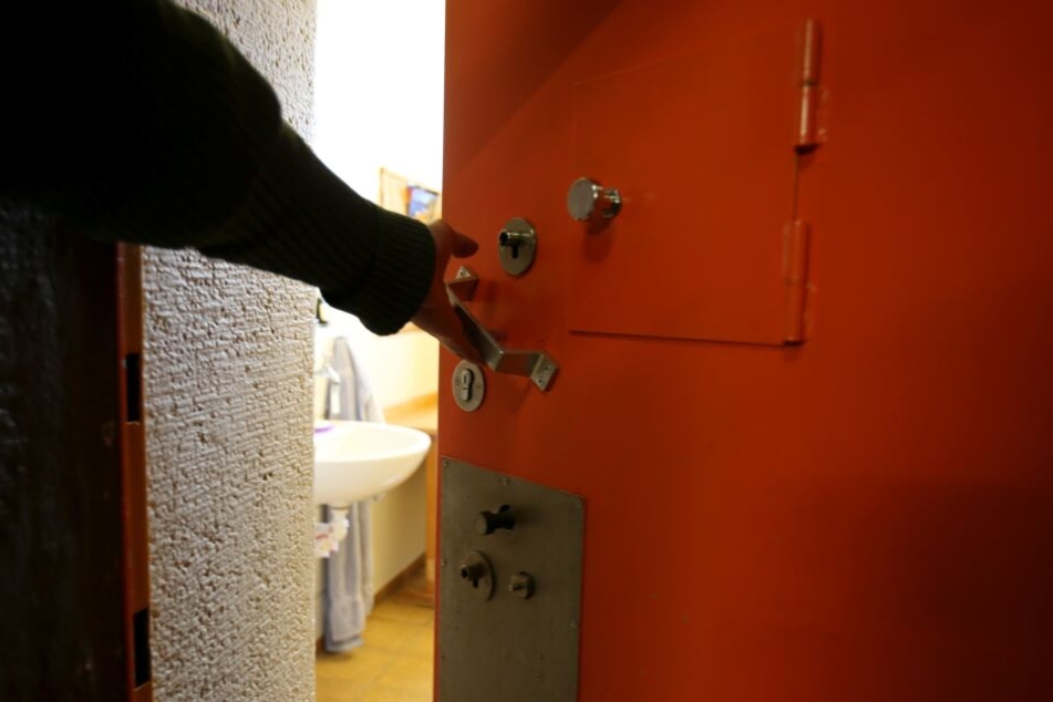 Häftlinge sollen auch währen sie ihre Strafe absitzen einen geregelten Tagesablauf haben und arbeiten. (Archivbild)