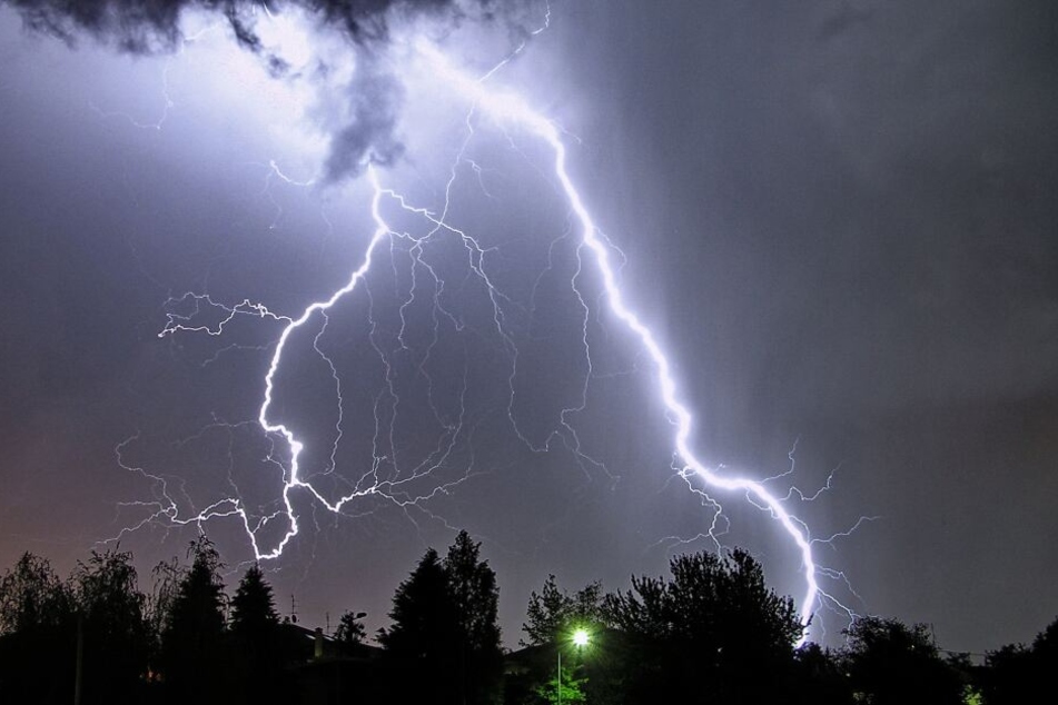 Ab Samstag ziehen über NRW Gewitter hinweg.
