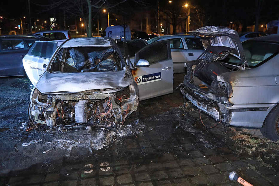 An der Blasewitzer Straße brannte dieser Wagen von Thyssen-Krupp aus.