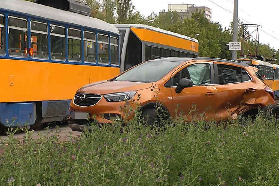 Der Opel-Fahrer wurde bei dem Crash schwer verletzt und kam ins Krankenhaus.