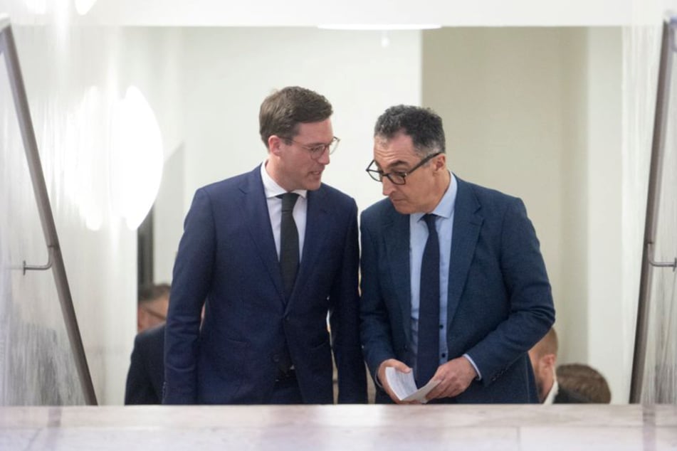 Cem Özdemir (60, Grüne, r.) und Manuel Hagel (37, CDU) ordneten über die Osterfeiertage eine Gesprächspause an.