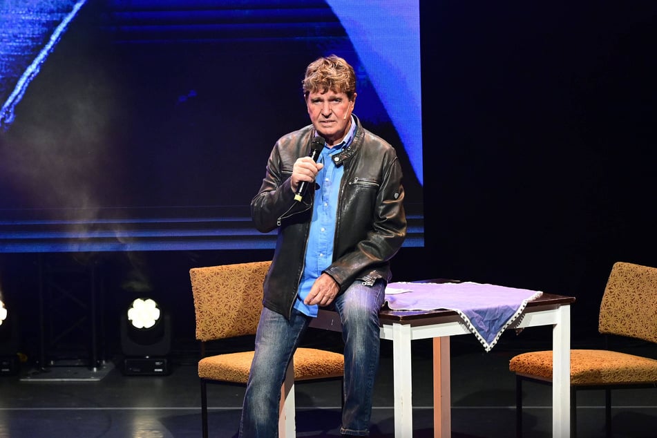 Frank Schöbel (84) hat zusammen mit Doerk den Sohn Alexander Schöbel (57).