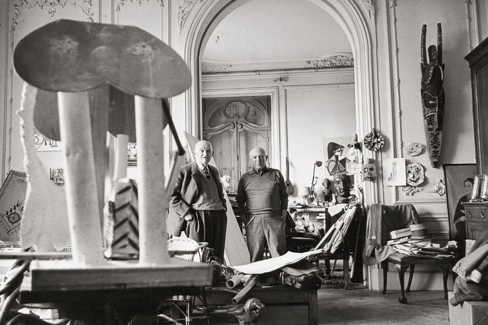 Picasso (r.) und Kahnweiler in Picassos Villa La Californie bei Cannes, 1957.