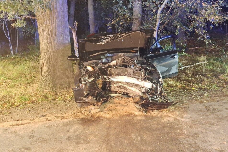 Der Unfall in Ahausen hat auch am Auto heftige Spuren hinterlassen.