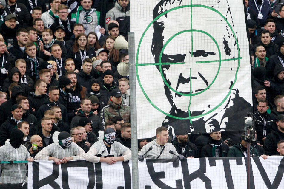 Mit der Partie Borussia Mönchengladbach gegen die TSG Hoffenheim begann die Fan-Szene mit der Eskalation ihres Protests gegen die Kollektiv-Strafe.