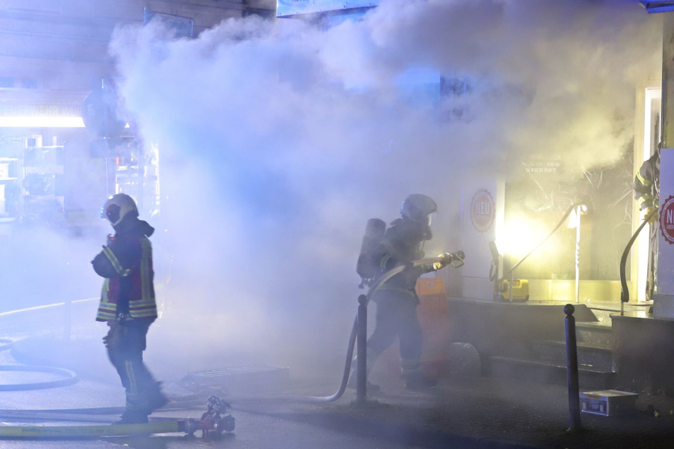 Der Supermarkt auf der Buchenstraße in Wuppertal ist nach dem Feuer vorerst nicht mehr nutzbar.