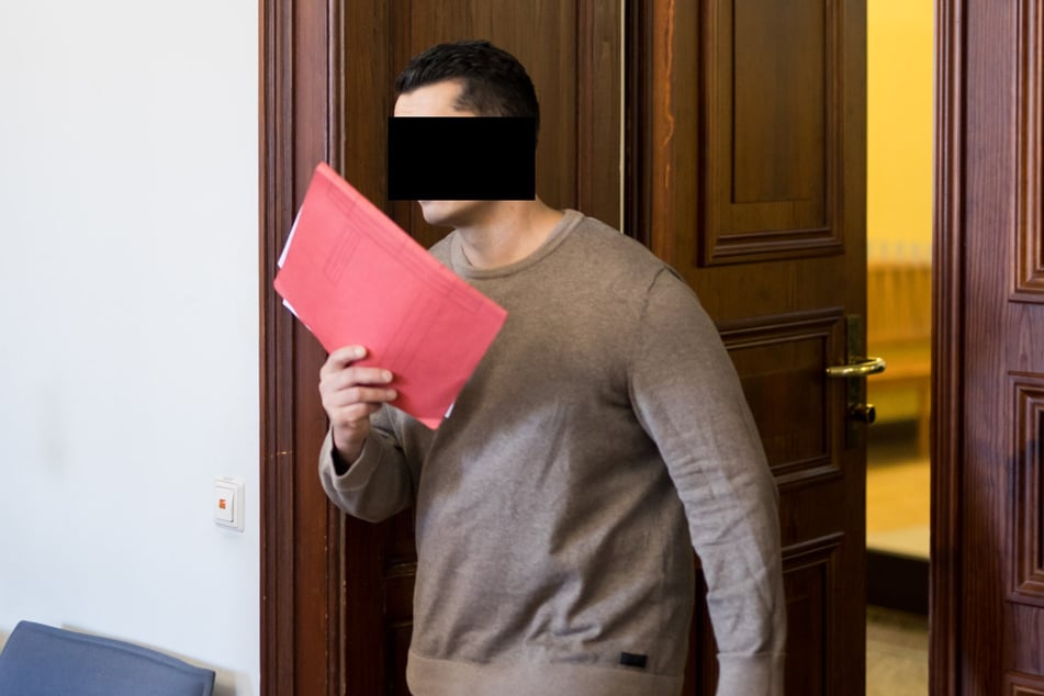 Gab sich vor Gericht diesmal geständig und reumütig: Mirco M. (39), der als Getränke-Lieferant Dutzende Rentner abzockte.