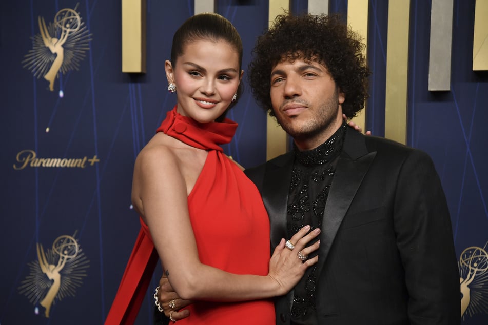 Selena Gomez (33) und Benny Blanco (37) gaben sich das Ja-Wort, doch es war nicht der Vater, der sie zum Traualtar führte.