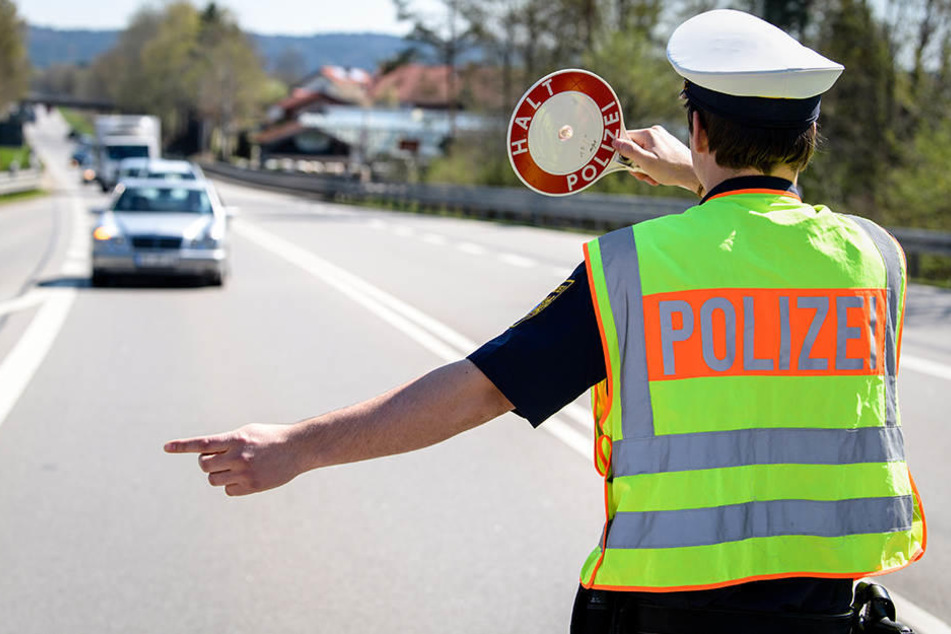 Bei der Kontrolle eine Kias in Lichtenstein entdeckten Polizisten gleich mehrere Vergehen. (Symbolbild)