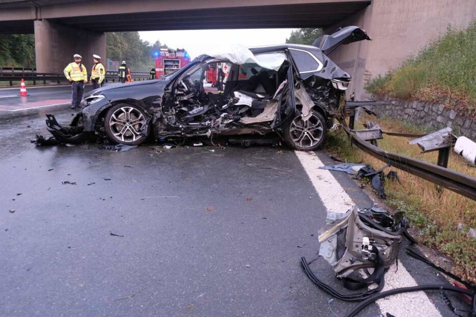Während der Bergungsmaßnahmen auf der A3 wurde die Fahrbahn abgesperrt.
