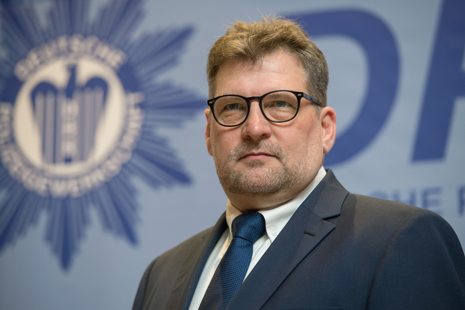 Ralf Kusterer, der Vorsitzende der Deutschen Polizeigewerkschaft Baden-Württemberg, warnt vor bedenklichen Veränderungen im Öffentlichen Dienst.
