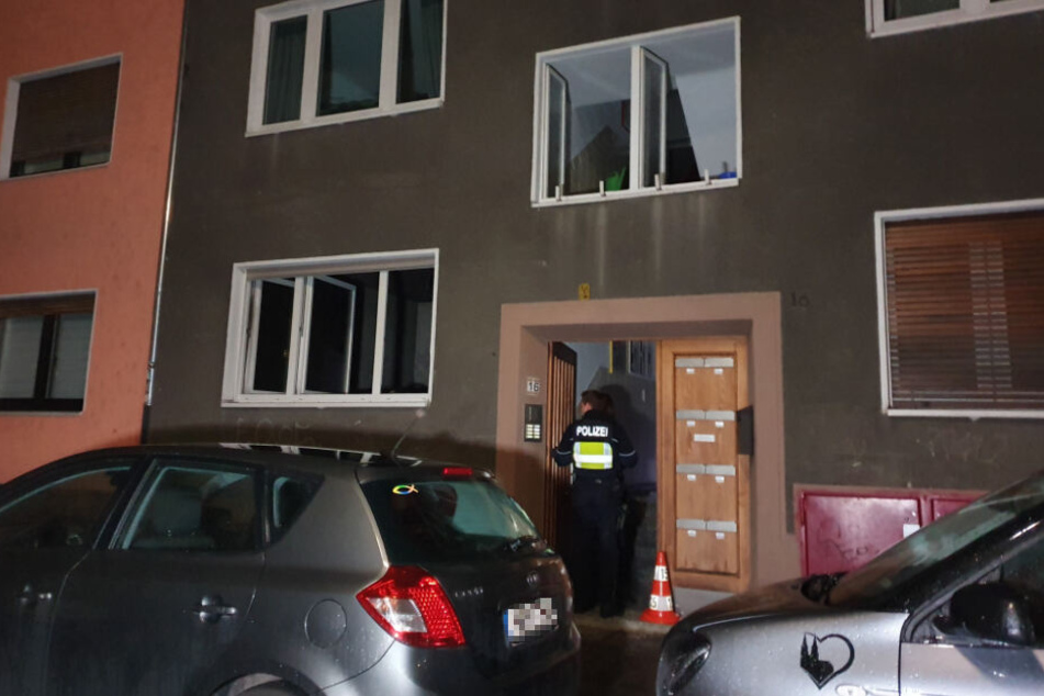 Bewohner des Mehrfamilienhauses hatten den Notruf gewählt.
