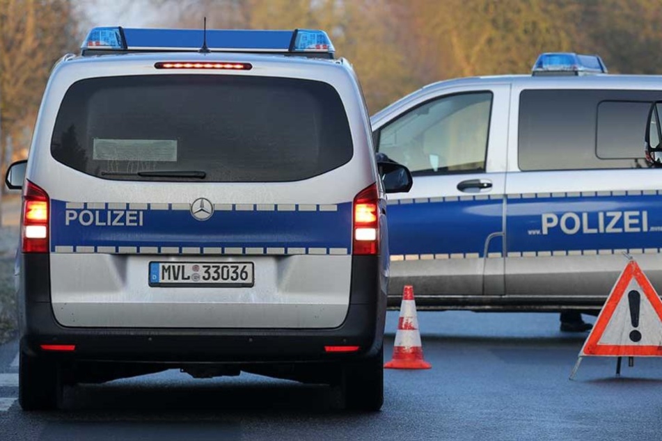 Die Polizei sperrte die Unfallstelle ab (Symbolbild).