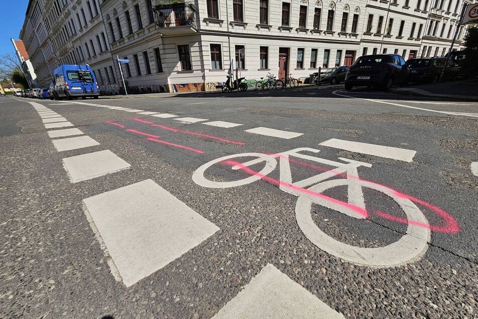 63-jähriger Radfahrer bei Unfall in Connewitz schwer verletzt