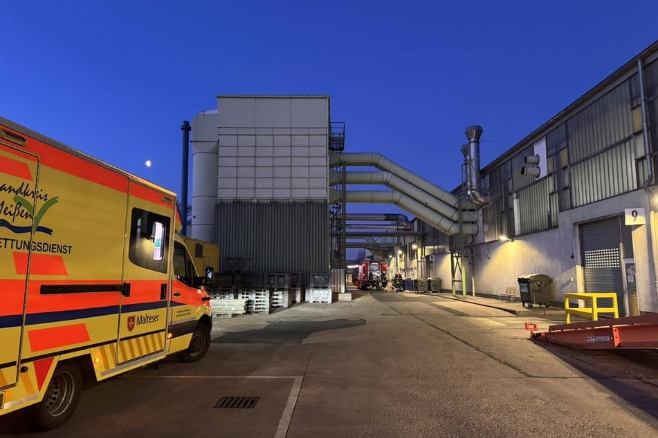 Am Donnerstag löste der Härteofen eines Industriebetriebs in Coswig einen Feuerwehreinsatz aus.