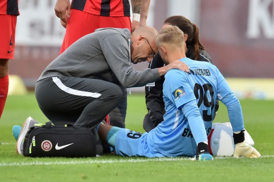 Jan-Christoph Bartels verletzte sich am vergangenen Freitag beim Spiel des SV Wehen gegen den VfL Osnabrück.