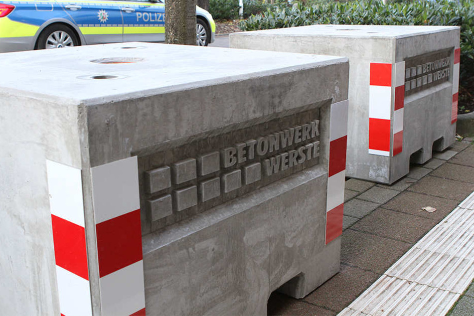 Am Donnerstag werden die Betonböcke in der Innenstadt platziert.
