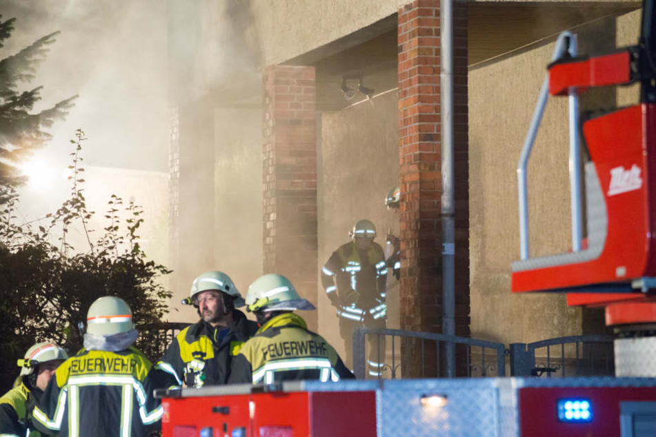 Dichter Rauch war aus dem Geschäft gedrungen und hatte einen Großeinsatz der Feuerwehr ausgelöst.
