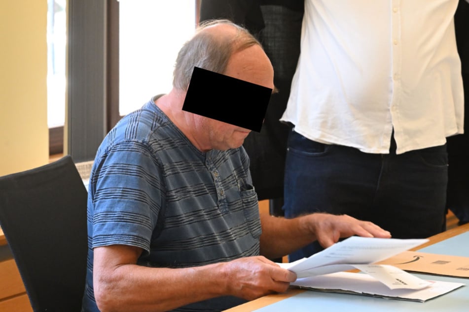 Rüdiger E. (69) hortete auf Datenträgern mehr als 9000 kinderpornografische Bilder.