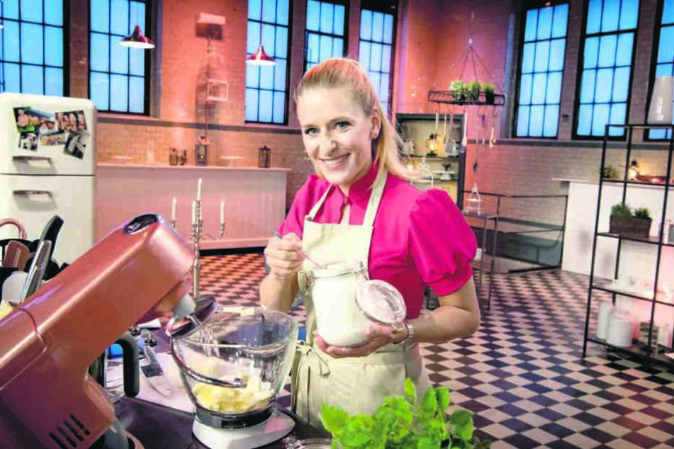 Bei "Das große Promibacken" zeigt Stefanie Hertel, was sie von ihrer Mama und Oma gelernt hat.