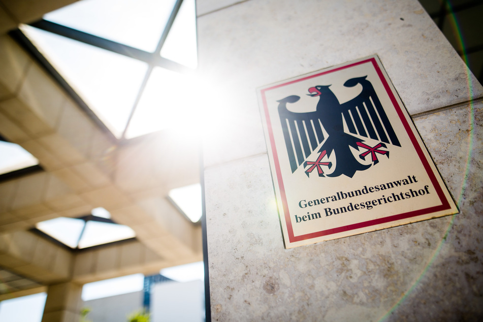 Die Bundesanwaltschaft wirft dem Angeklagten unter anderem vor, Männer ihrer Fortpflanzungsfähigkeit zu berauben. (Symbolfoto)