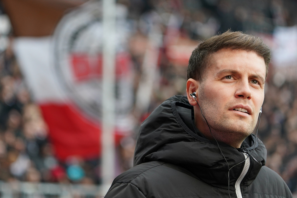 Fabian Hürzeler (31) bleibt wohl Trainer des FC St. Pauli.