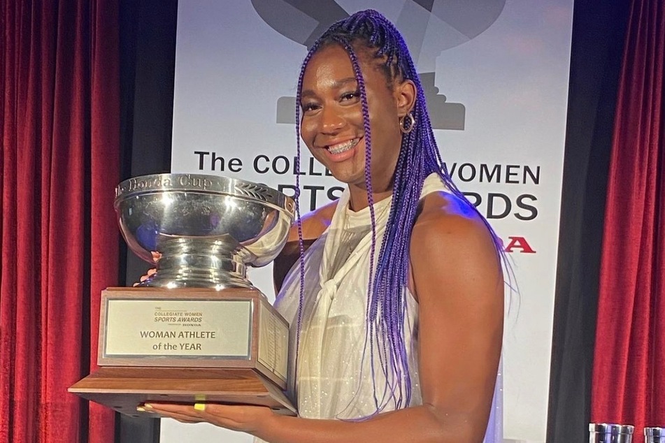 Gamecocks' women's basketball player Aliyah Boston won the Honda Cup award.