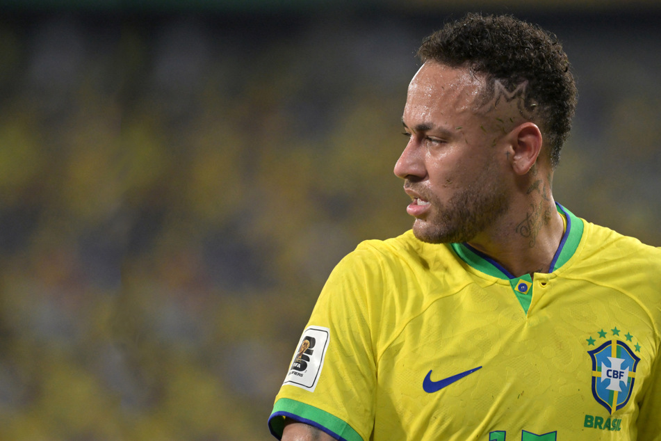 Brasilien-Fans haben die Nase voll: Popcorn-Attacke auf Neymar!