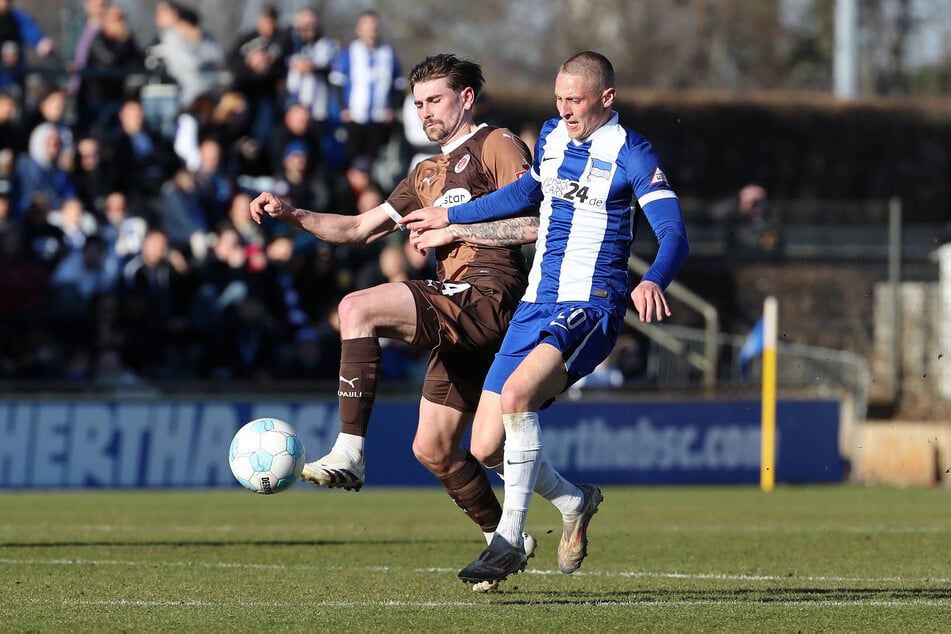 Connor Metcalfe (l.) spielte im Test gegen Hertha nach langer Verletzungspause seine ersten 45. Minuten.