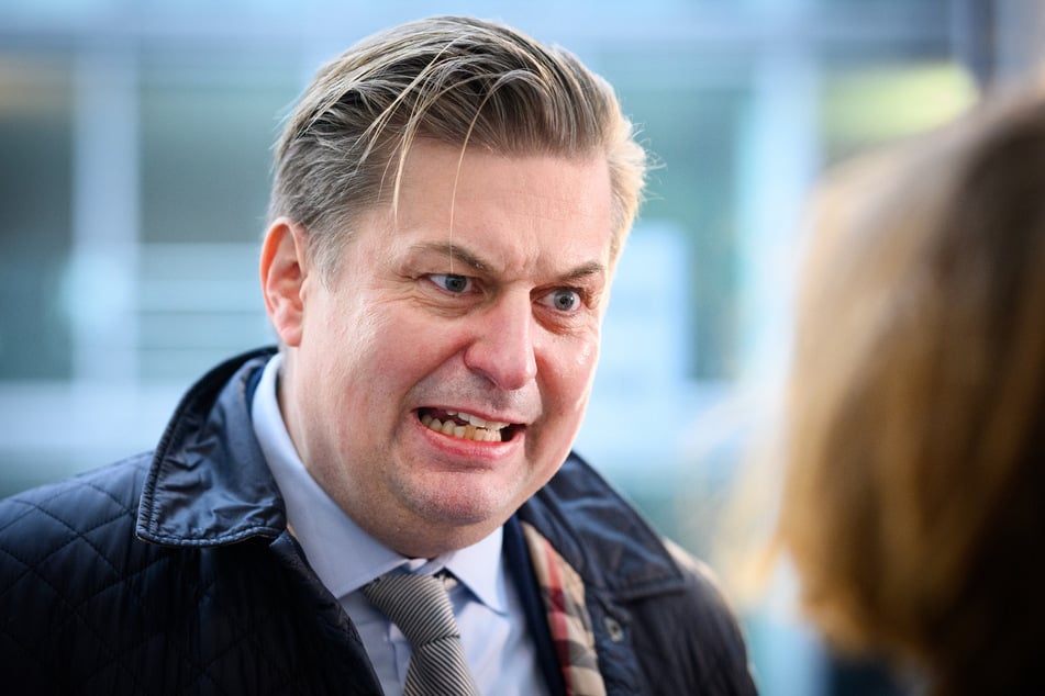 Dem AfD-Politiker Maximilian Krah (48) werden Bestechlichkeit und Geldwäsche vorgeworfen. (Archivbild)