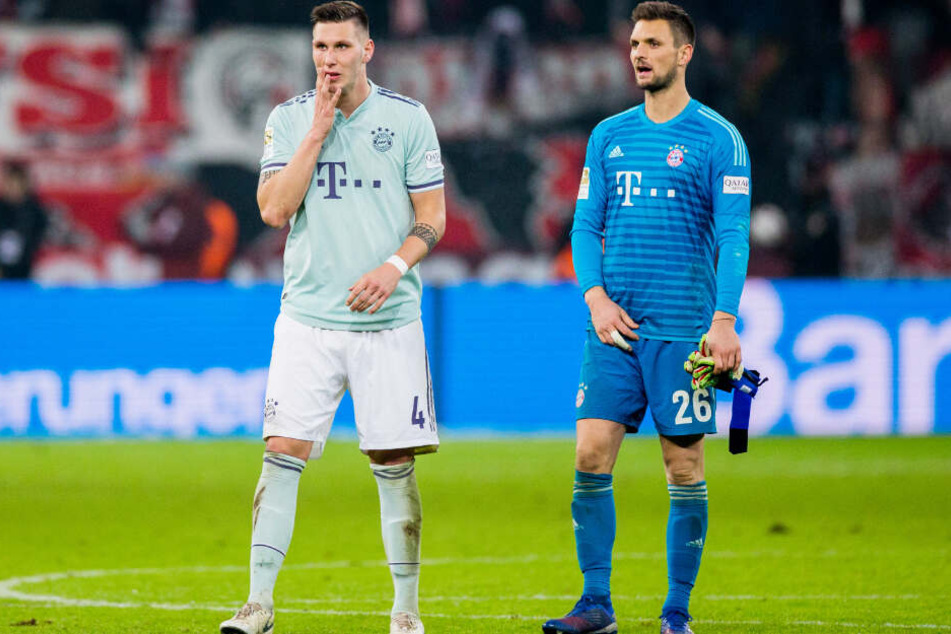 Niklas Süle (l.) und Sven Ulreich (r.) können die 1:3-Klatsche nicht wirklich fassen.