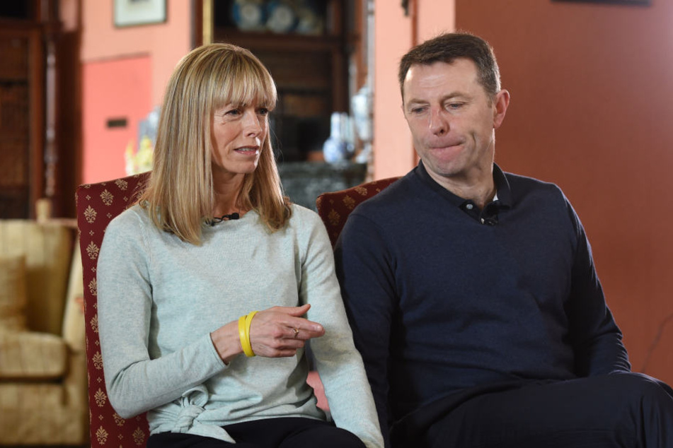 Sie geben nicht auf: Kate und Gerry McCann, Maddies Eltern, werden wohl niemals aufhören können, nach ihrer Tochter zu suchen.