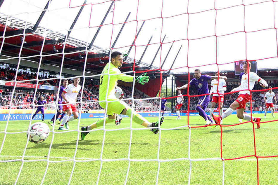 Sein letztes Punktspieltor erzielte Pascal Testroet am 5. Mai beim 3:1 in Regensburg. Er traf zum 1:0.