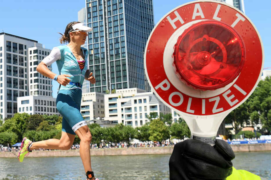 Für den Triathlon-Wettkampf "Ironman" in Frankfurt werden zahlreiche Strecken gesperrt (Symbolbild).