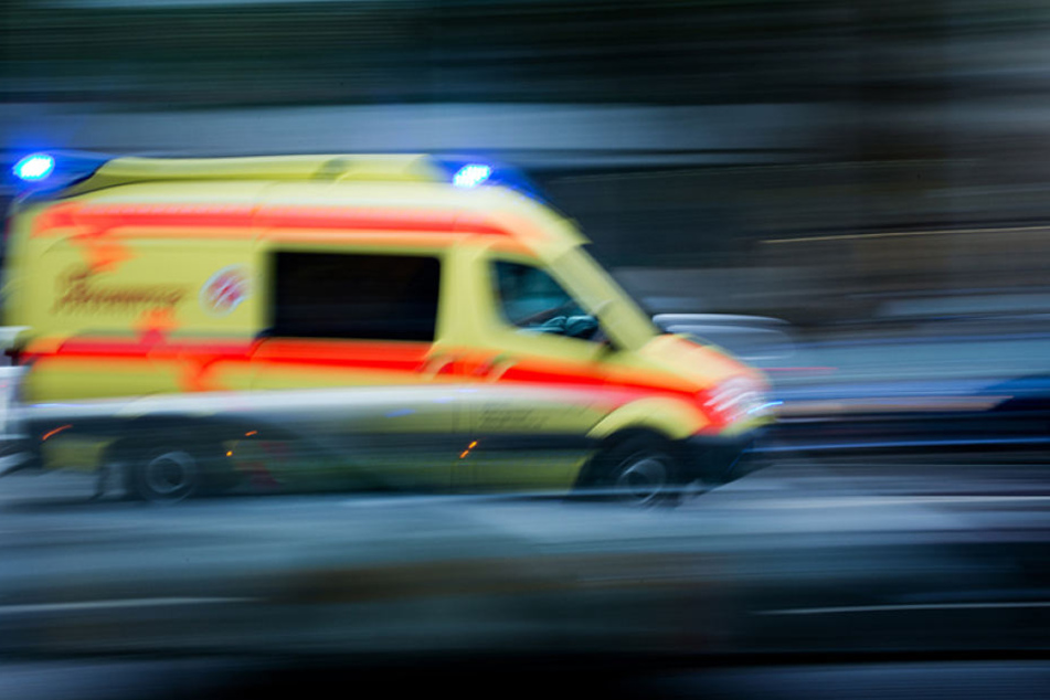 Der Mann wurde bei dem Unfall schwer verletzt. (Symbolbild)