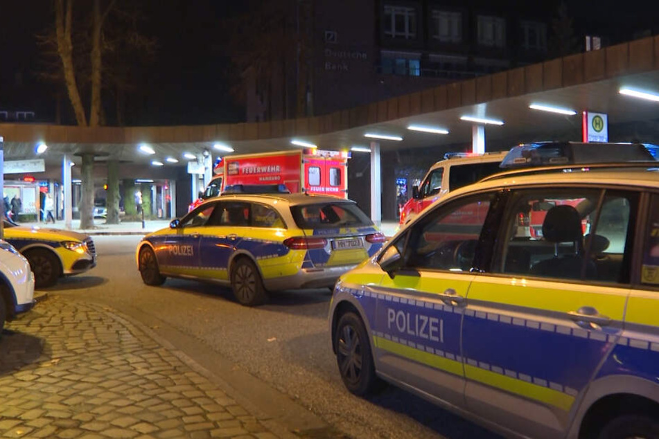 Die Polizei rückte mit zahlreichen Streifenwagen aus.