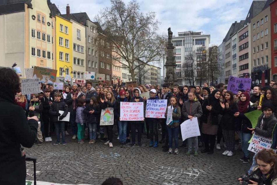 Die Teilnehmer der Fridays for future-Demo in Köln am Freitag.